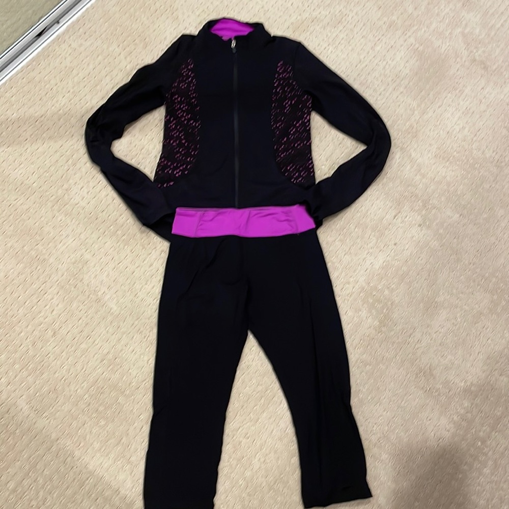 Stunning two piece workout set